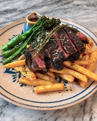 Steak frites 🥩

8oz hand-cut ribeye steak, crispy fries, fire-roasted tenderstem broccoli, served with either peppercorn sauce or chimichurri.

—

#foodie #instafood #sheffieldfood #sheffieldfoodies #sheffieldrestaurants